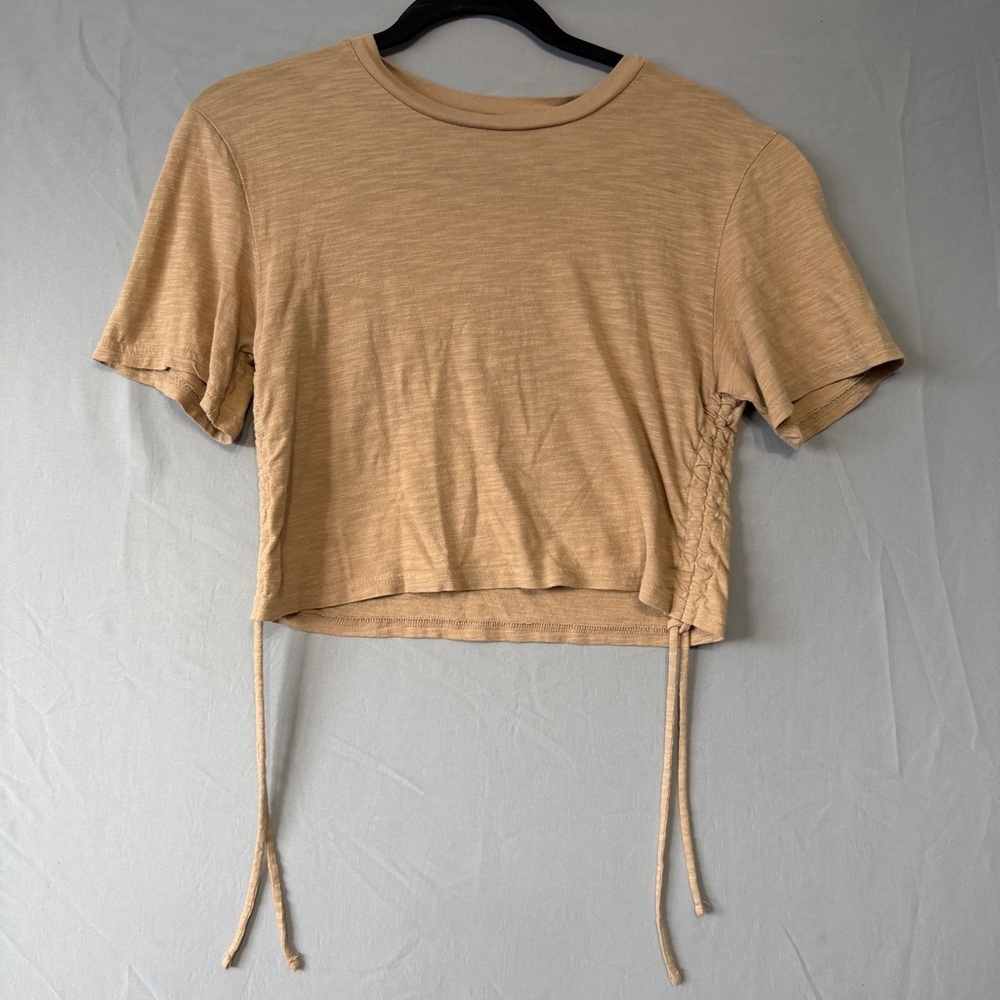 Universal Thread Womens Cropped T-Shirt Size XSmall Tan Cinched Sides Crewneck